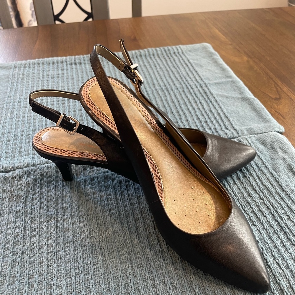 Beautiful sling back kitten heel pumps.